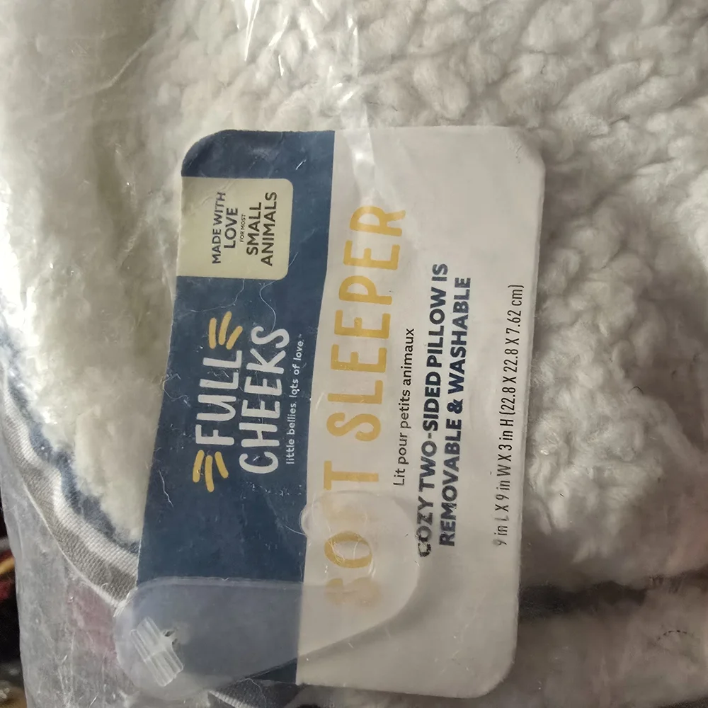 White Cozy Pet Bed